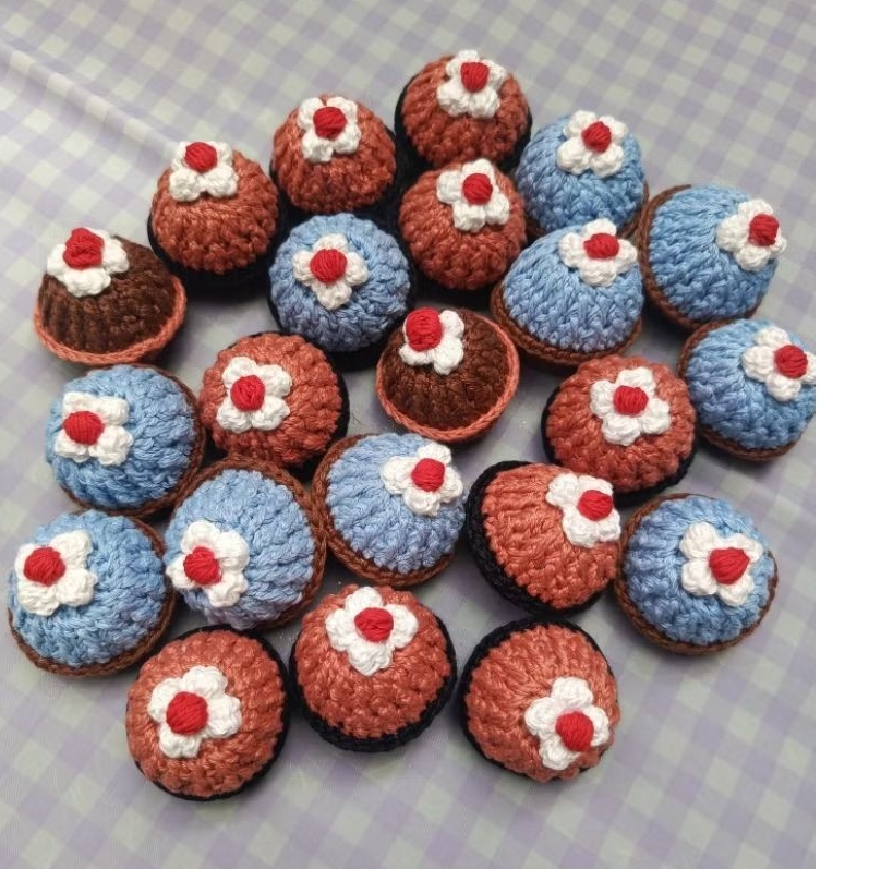 Amigurumi mini cupcake/aplikasi keychain