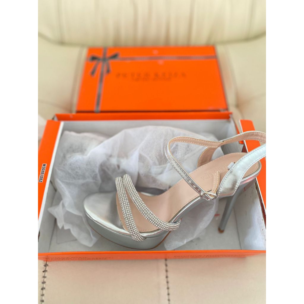 ( preloved / new) heels peter keiza