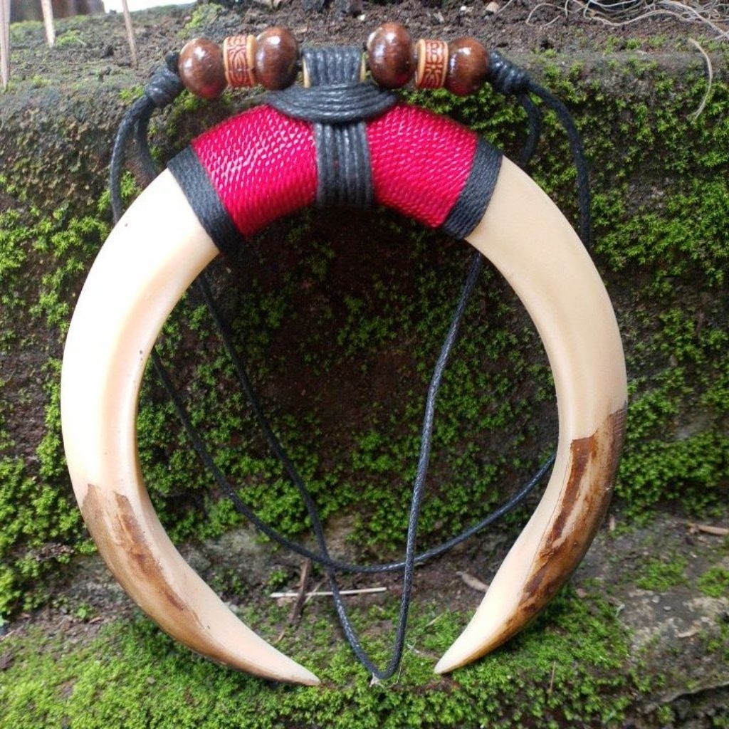 kalung etnik taring babi sepasang jumbo