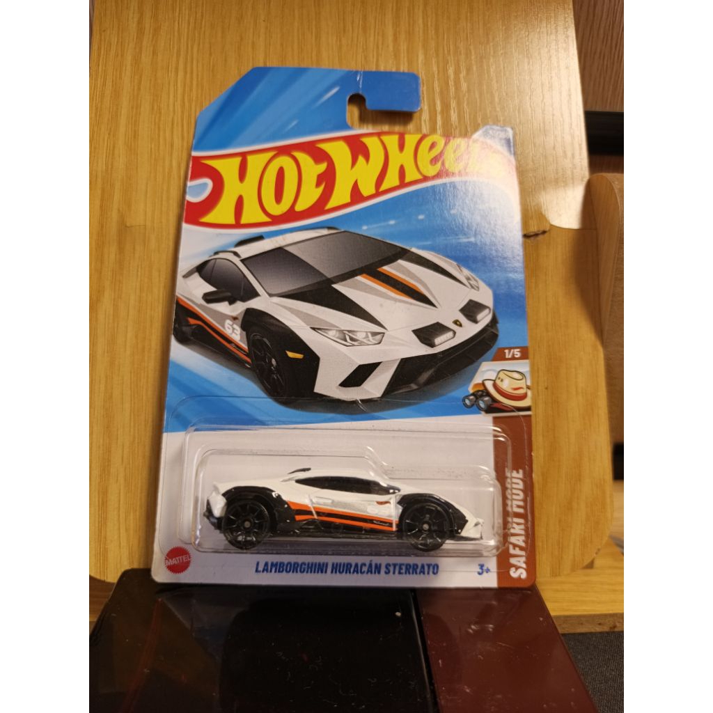 Hot Wheels Lamborghini Huracan Sterrato