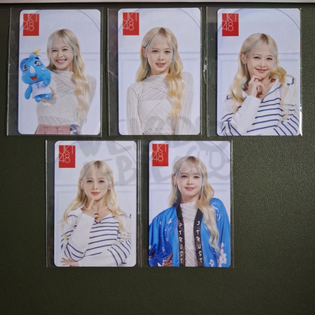 JTRUST BANK X JKT48 OFFICIAL PHOTOCARD PC FENI FITRIYANTI