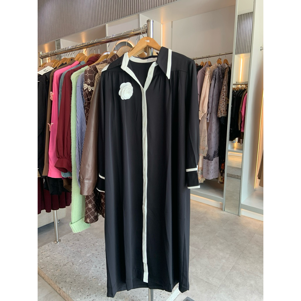 22. Dress hitam putih bunga (11-169) by ShellaSaukia