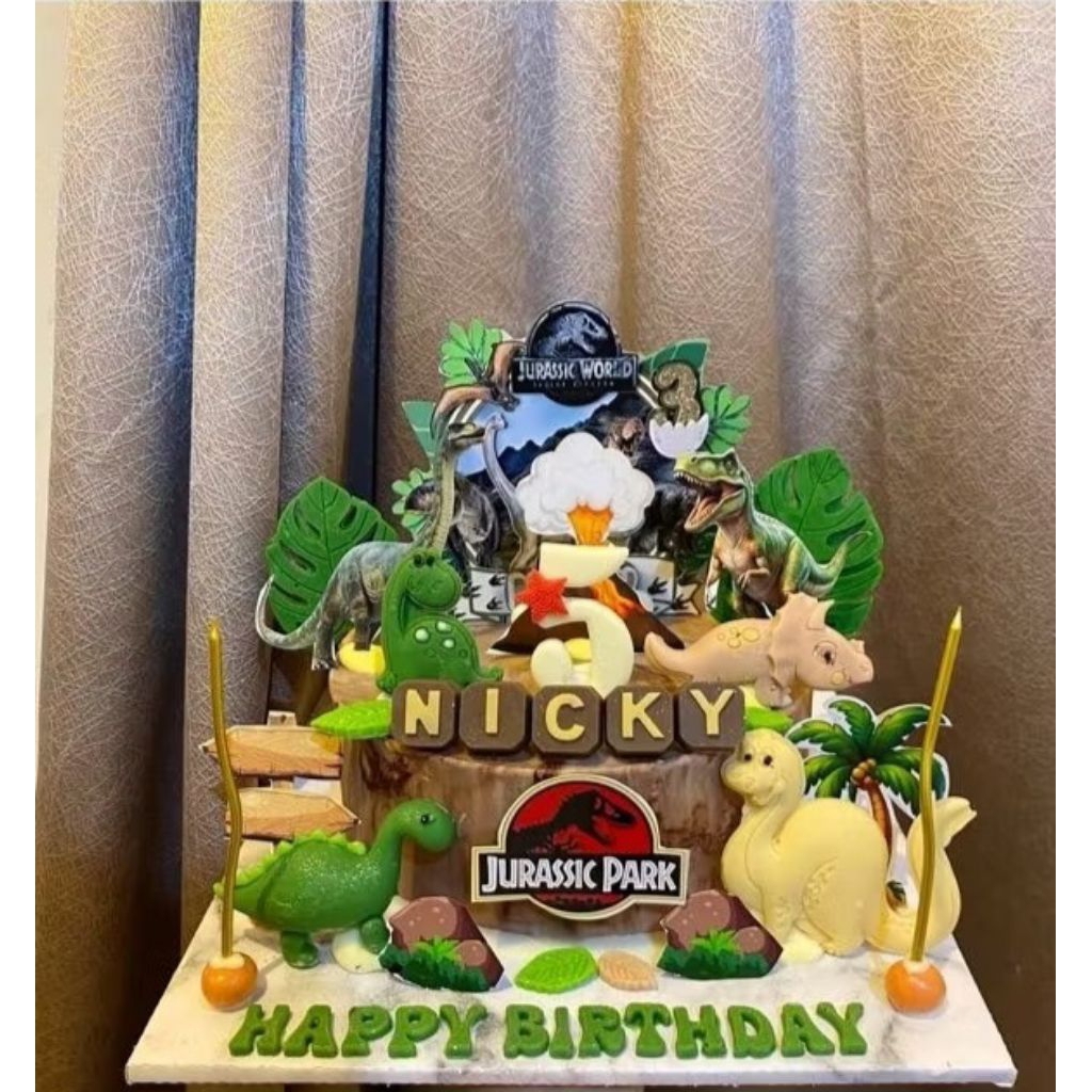 PINATA CAKE DINOPARK