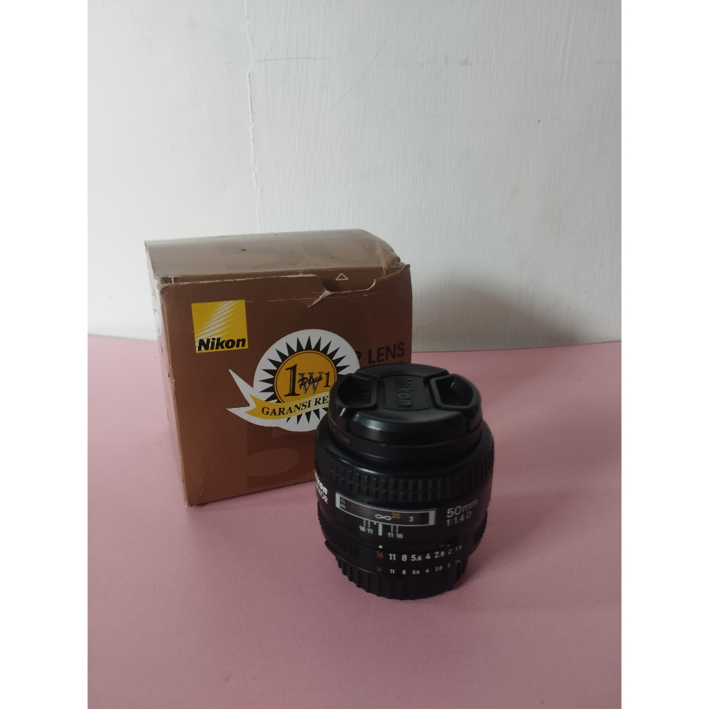 Nikon Nikkor AF 50mm f/1.4D | AF Normal | Ada Jamur