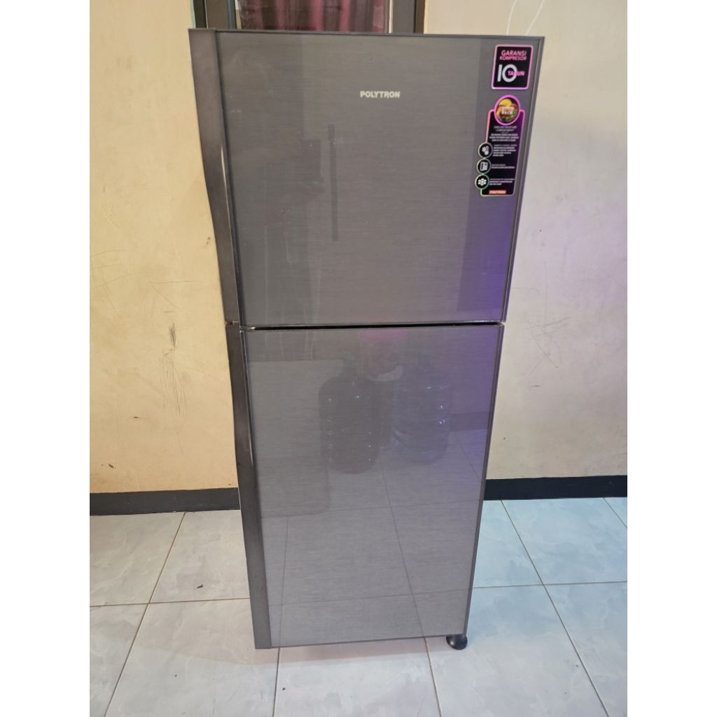 kulkas 2 pintu polytron