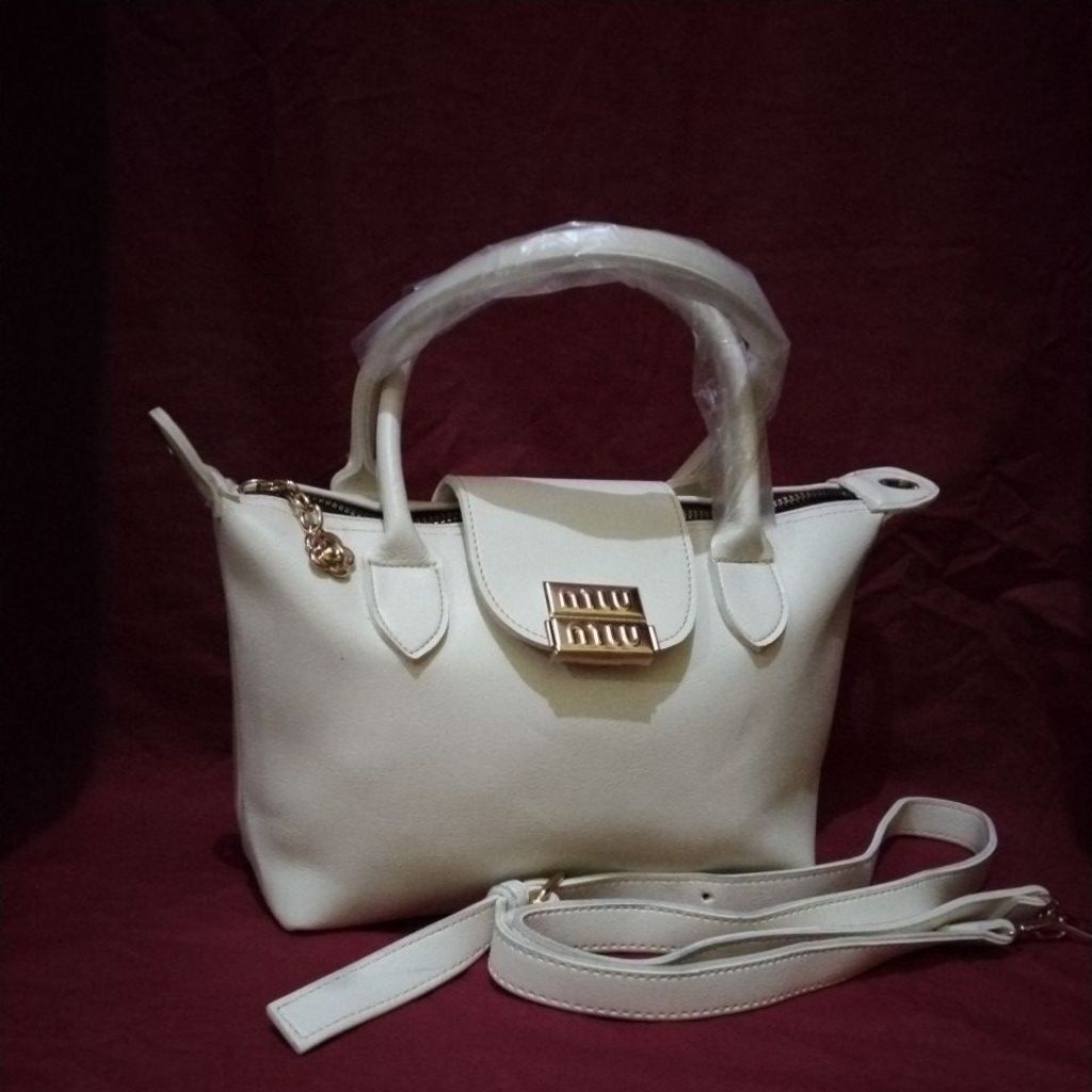 Tas Miu Miu Jinjing Selempang Wanita Simple Elegan