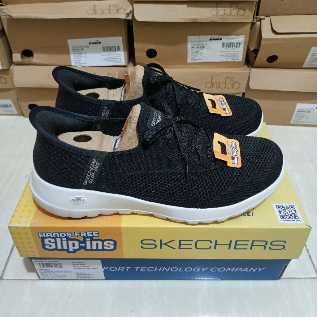 Skechers Go walk Slip in ( Size : 37     )
