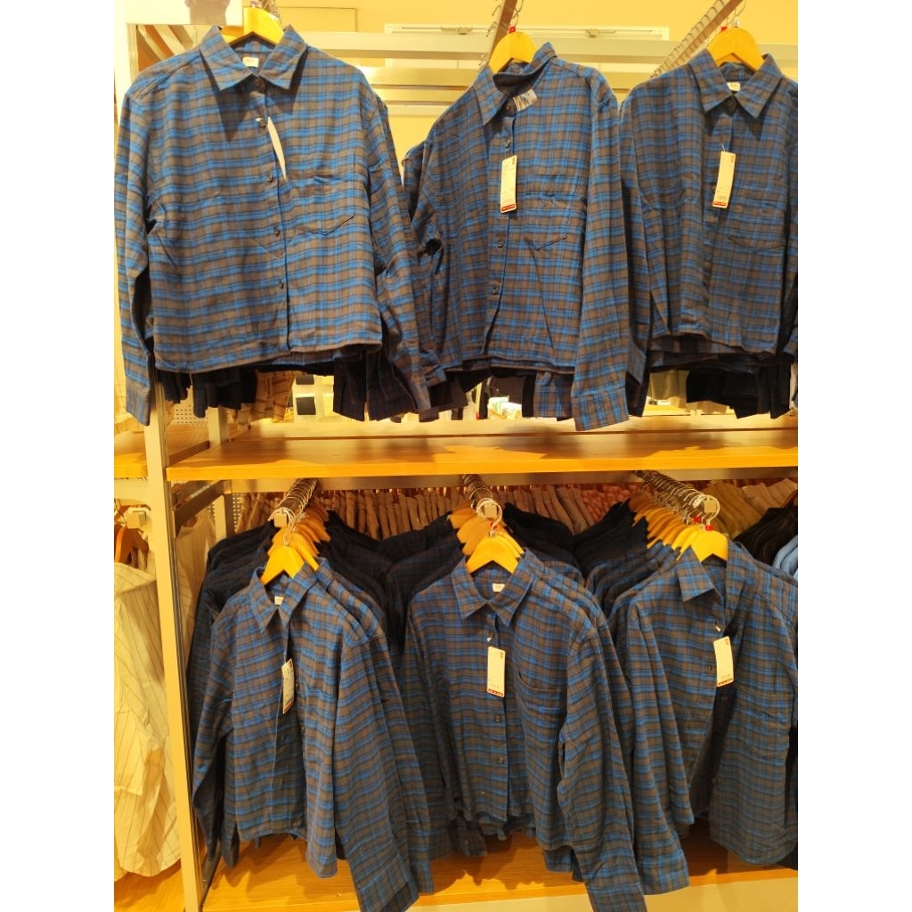 Kemeja Flannel Boxy Kotak Wanita Uniqlo (Unisex)