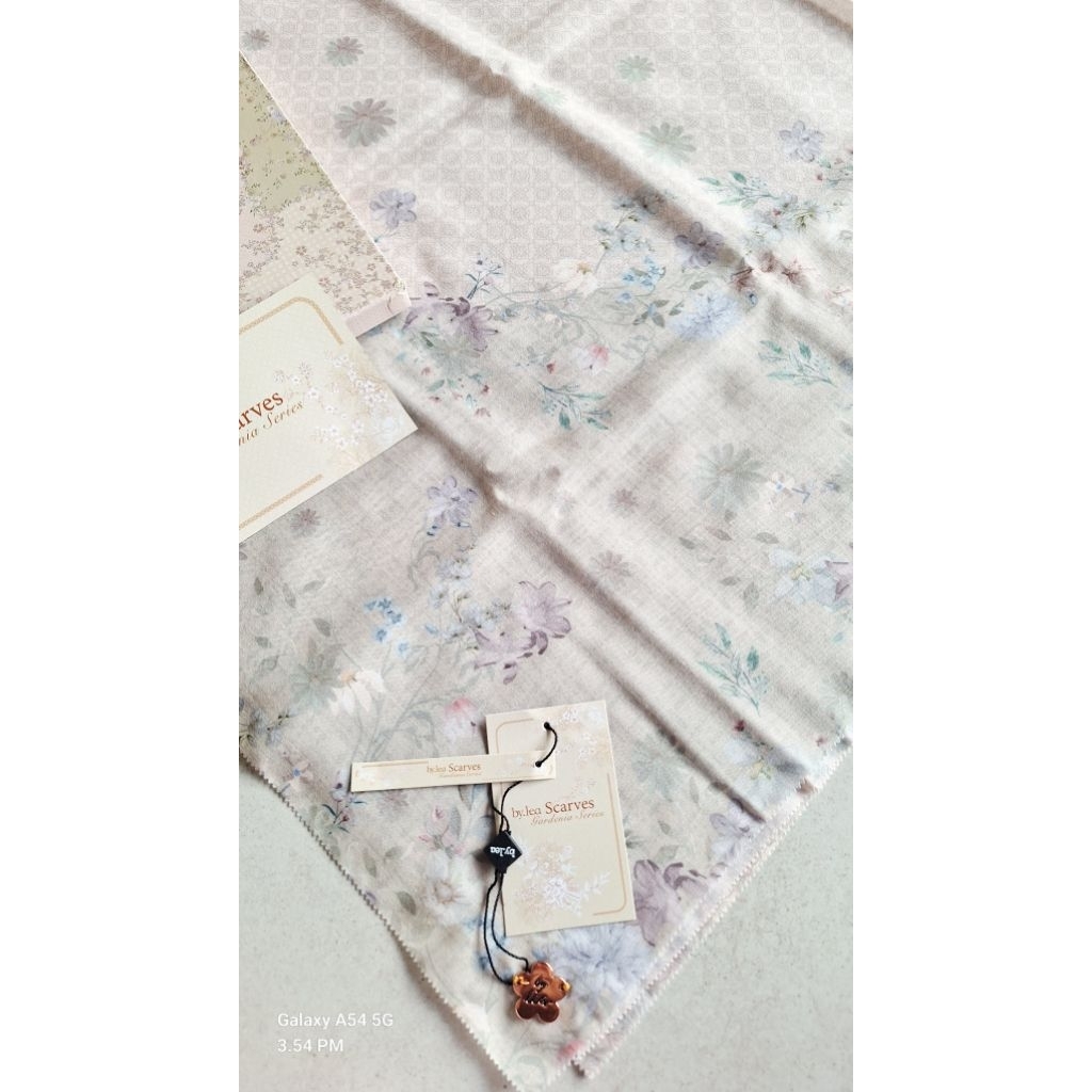 hijab segi empat premium by lea packaging box