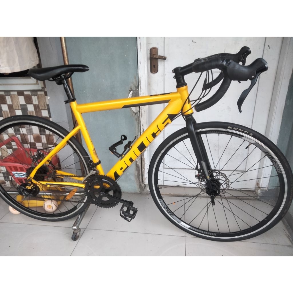 sepeda roadbike police Toronto yellow