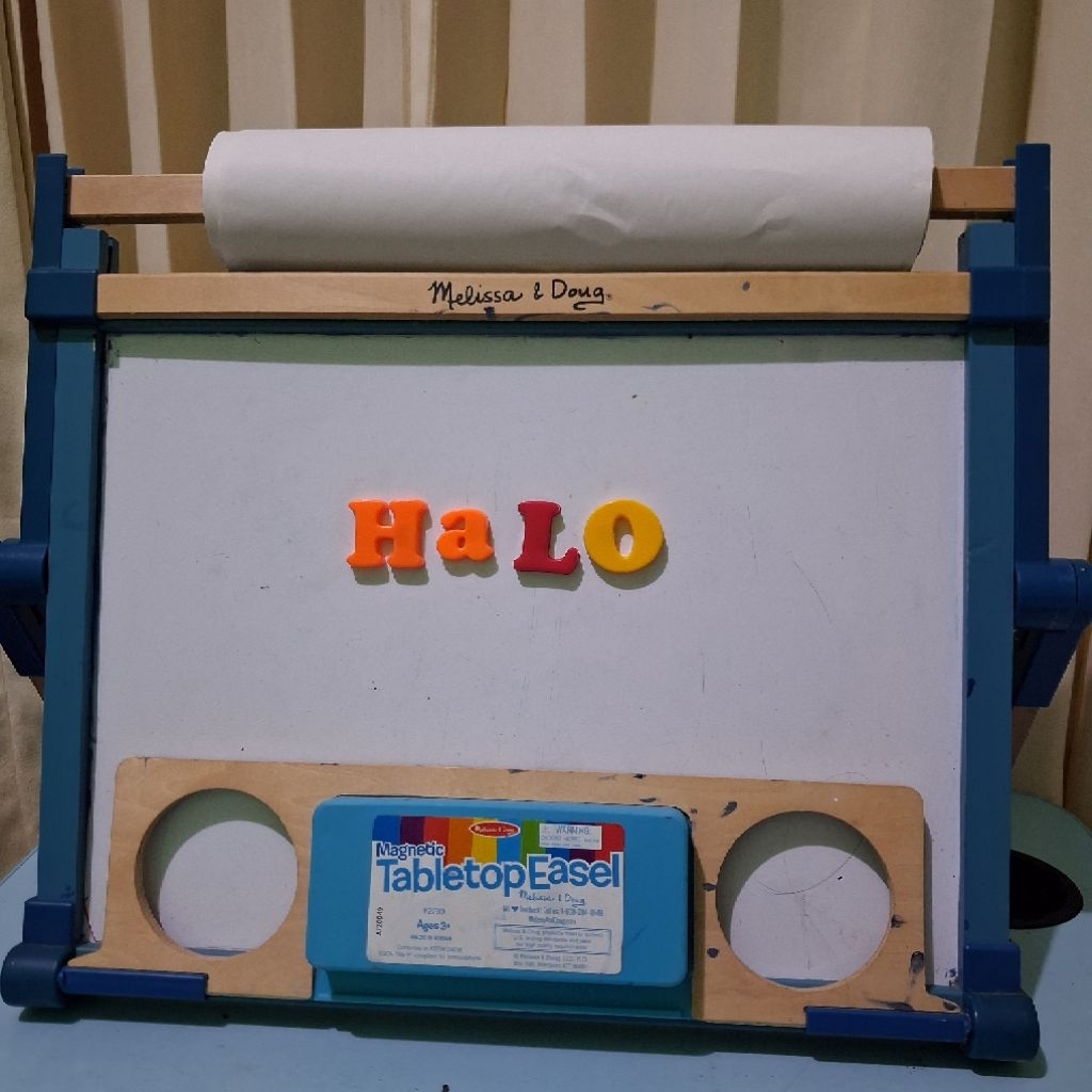 PRELOVED - Melissa & Doug - Double Sided Magnetic Tabletop Easel (Papan Tulis Magnet)