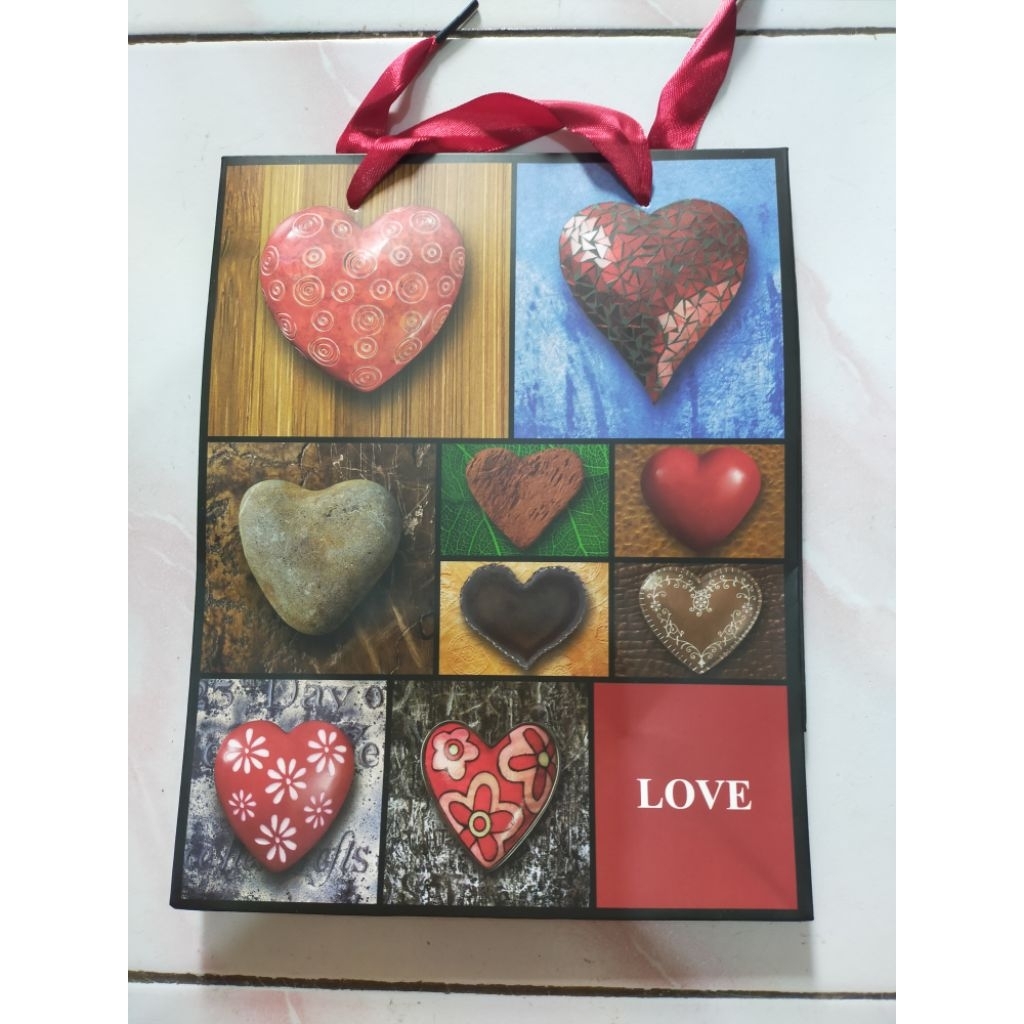 Paper Bag tebal motif Love isi 12pcs/Shopping bag karton tebal isi 12 pcs