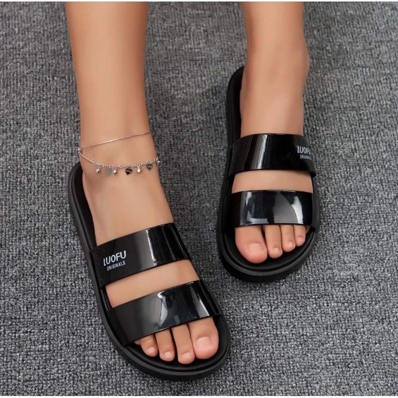 Sandal slop Luofu bahan karet, anti slip nyaman buat daily, sandal jelly wanita kekinian