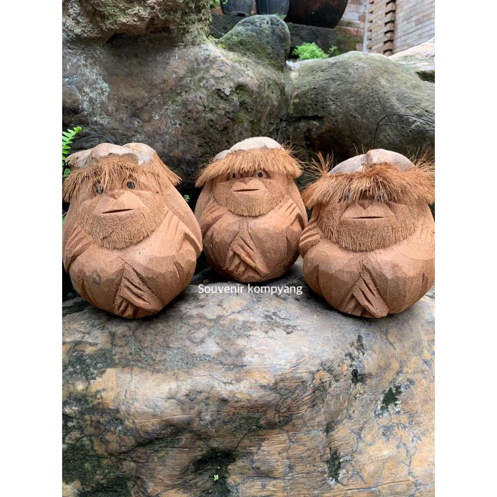 HIASAN GANTUNG BATOK KELAPA MOTIF/ HIASAN GANTUNG BATOK KELAPA MOTIF MONYET