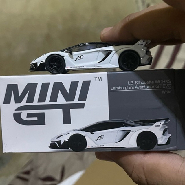 Mini GT Lamborghini minus
