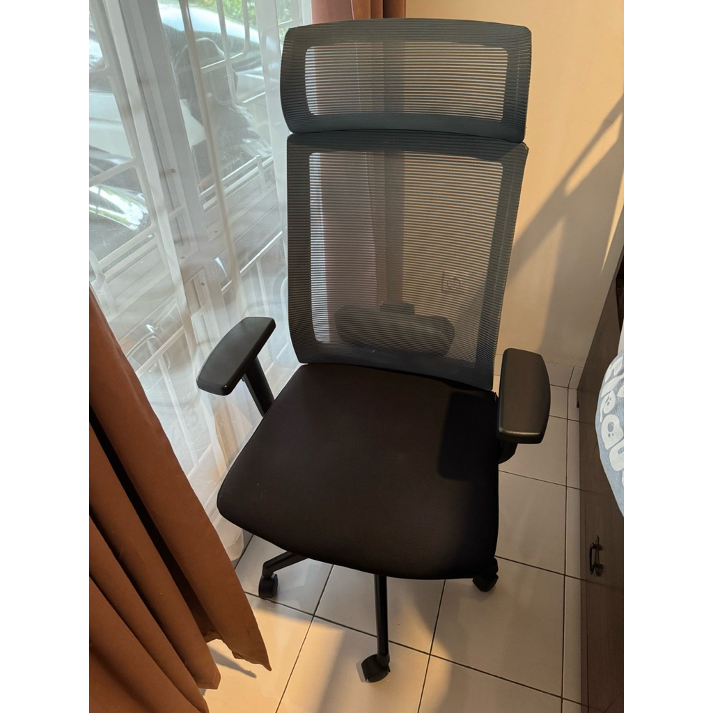 Preloved Informa Kursi Kantor Sandaran Tinggi - Abu-abu