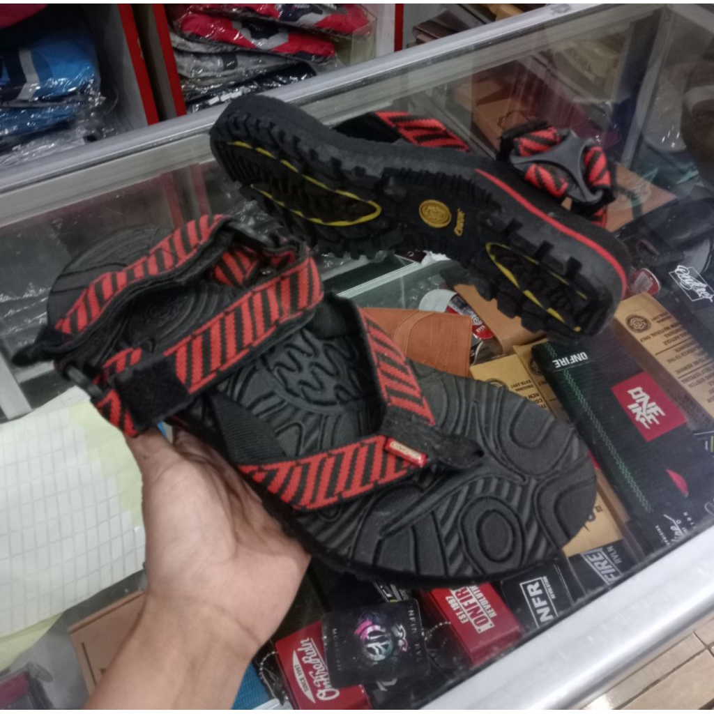 SANDAL GUNUNG PRIA SANDAL JEPIT PRIA SANDAL DISTRO ONFIRE ORIGINAL
