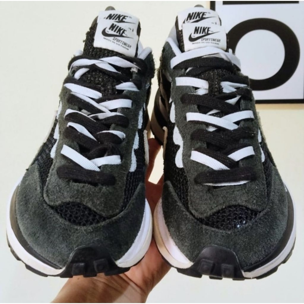 Sepatu Vaporwaffle Sacai bekas second