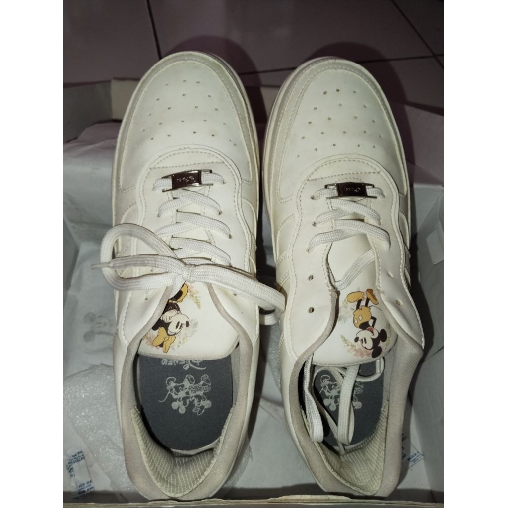 Preloved sepatu kronikel