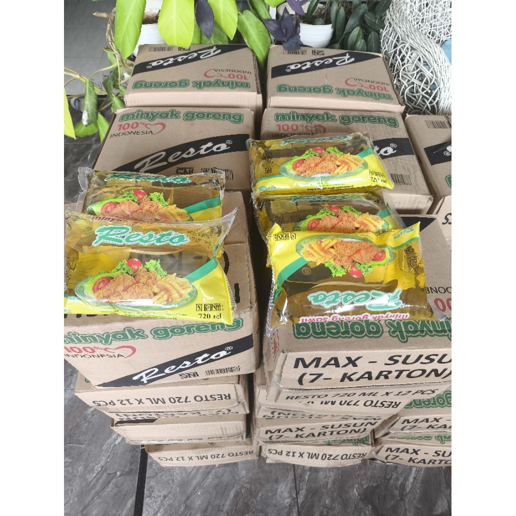 MINYAK GORENG RESTO bantal 720 mL 1 dus isi 12 pcs