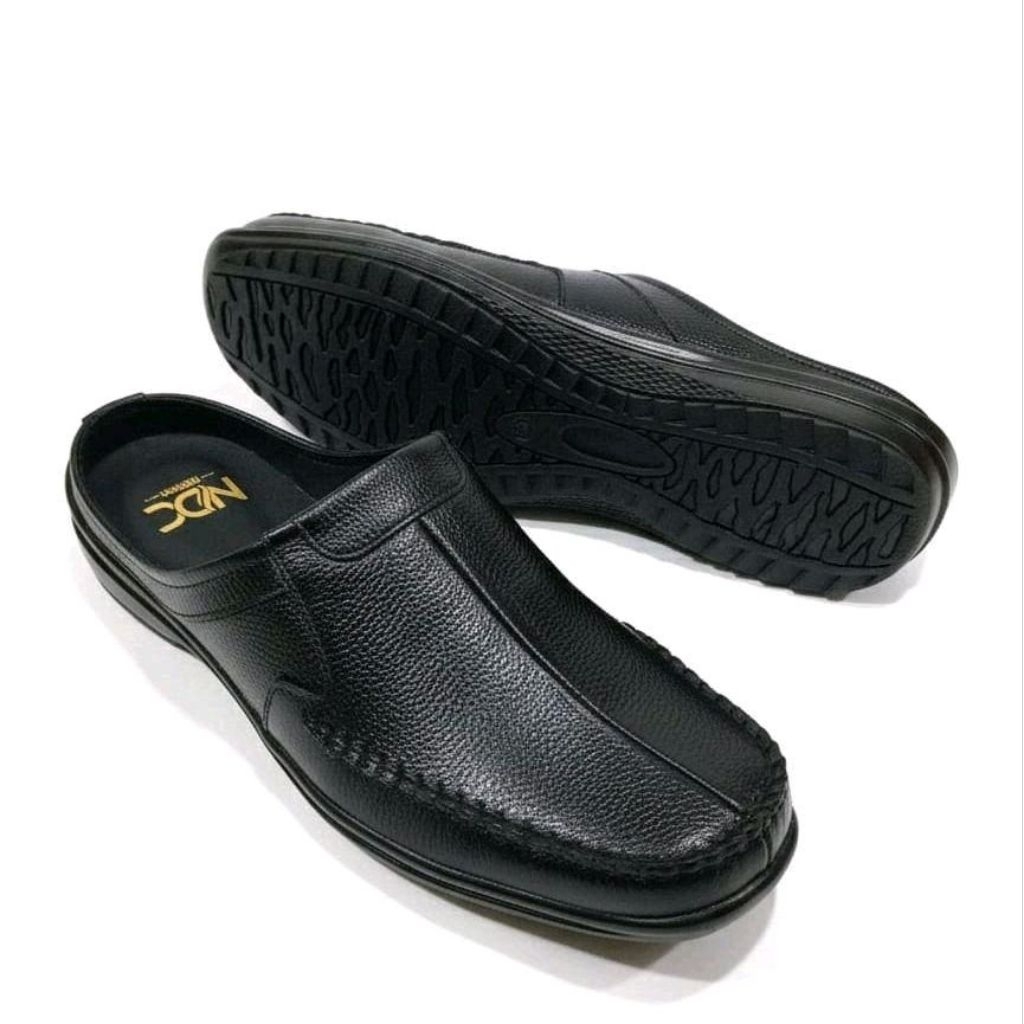 bustong pria kulit asli