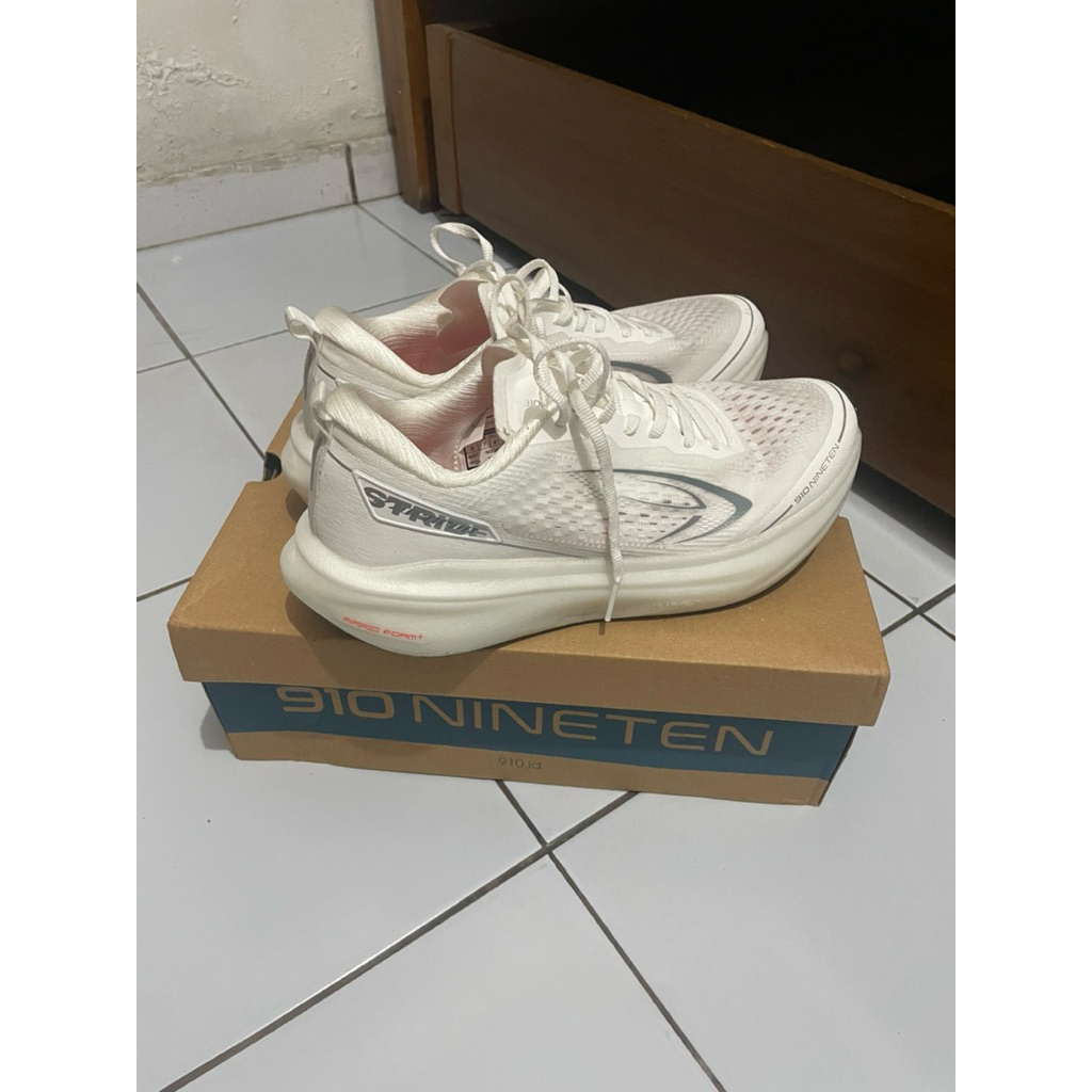 preloved 910 aurorun stride size 41