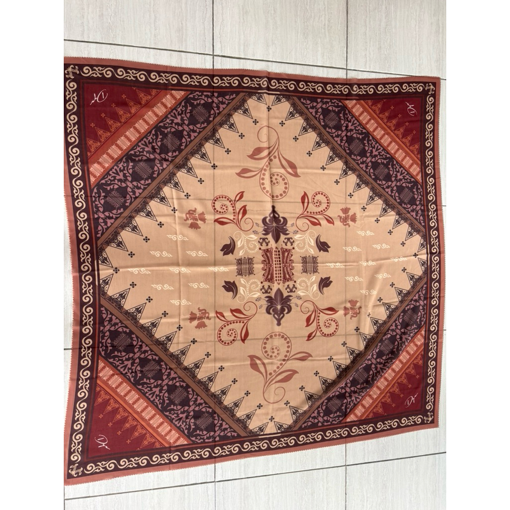 Hijab segiempat merk Dya