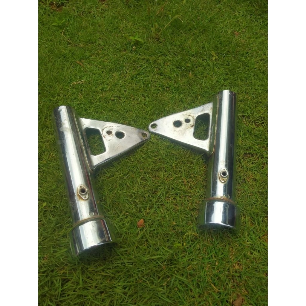 breket kupingan lampu pangkon lampu gl100/125 platina  79/80 ori