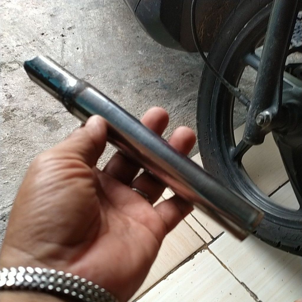 cagak sadel sepeda onthel tua belandaan
