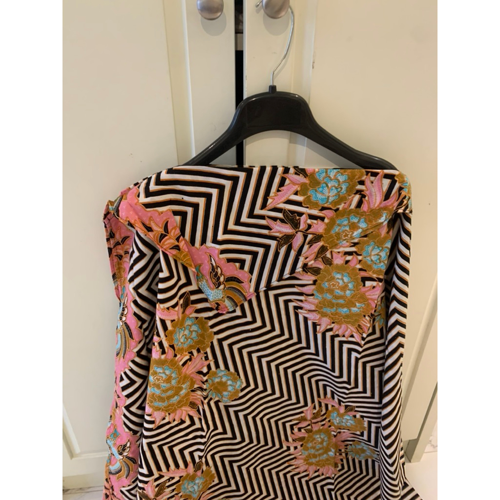 preloved dress batik anne avantie excellent 90%