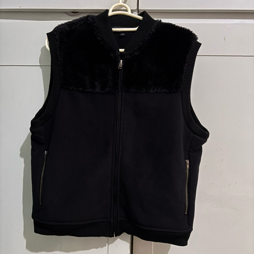 vest uniqlo