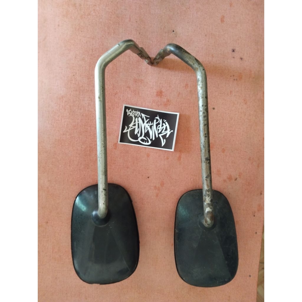 spion batang panjang vespa