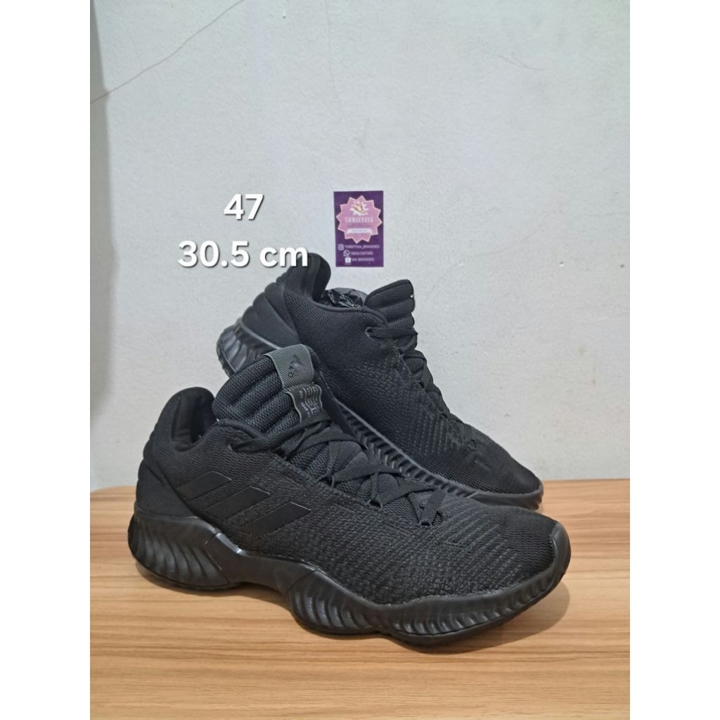 sepatu basket second size 47