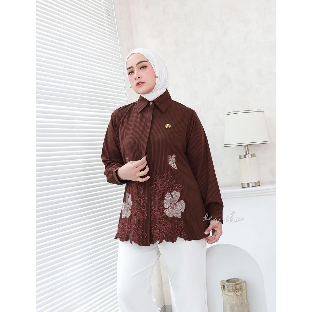 Deviko - Atasan by Deviko / Luhanna Blouse by Deviko / Kemaja Deviko / Atasan Deviko / Atasan menyus