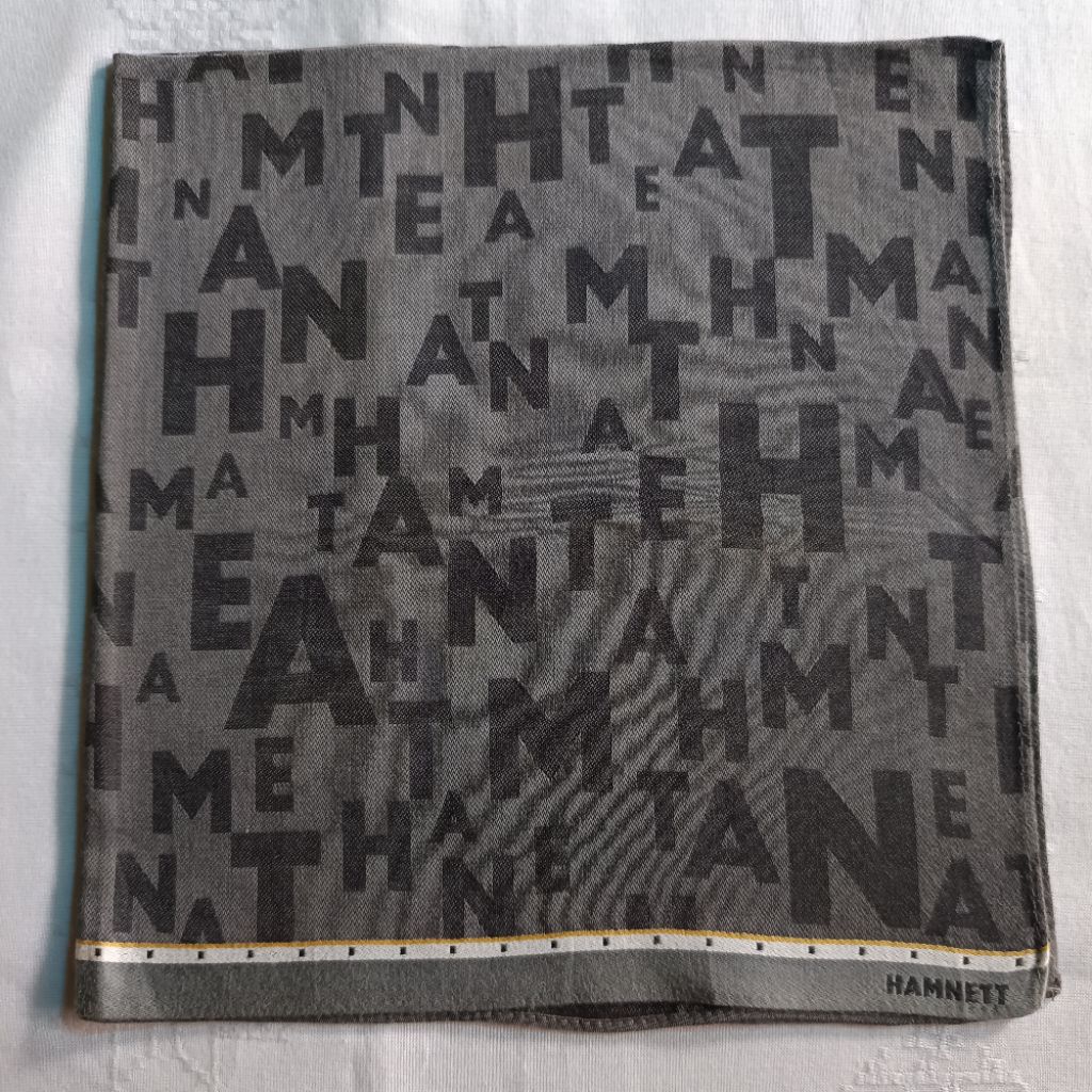 Saputangan Brand Hamnett