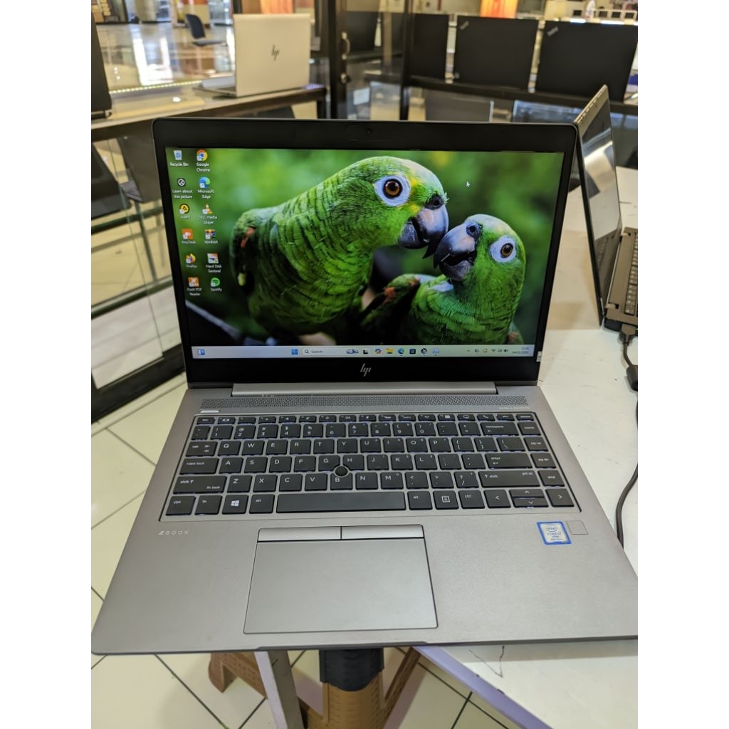 Hp Zbook 14U G5 intel Core i7 Gen 8 RAM 16GB SSD 256GB BERGARANSI