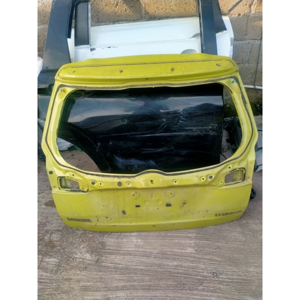 Pintu Bagasi Toyota Yaris 2021