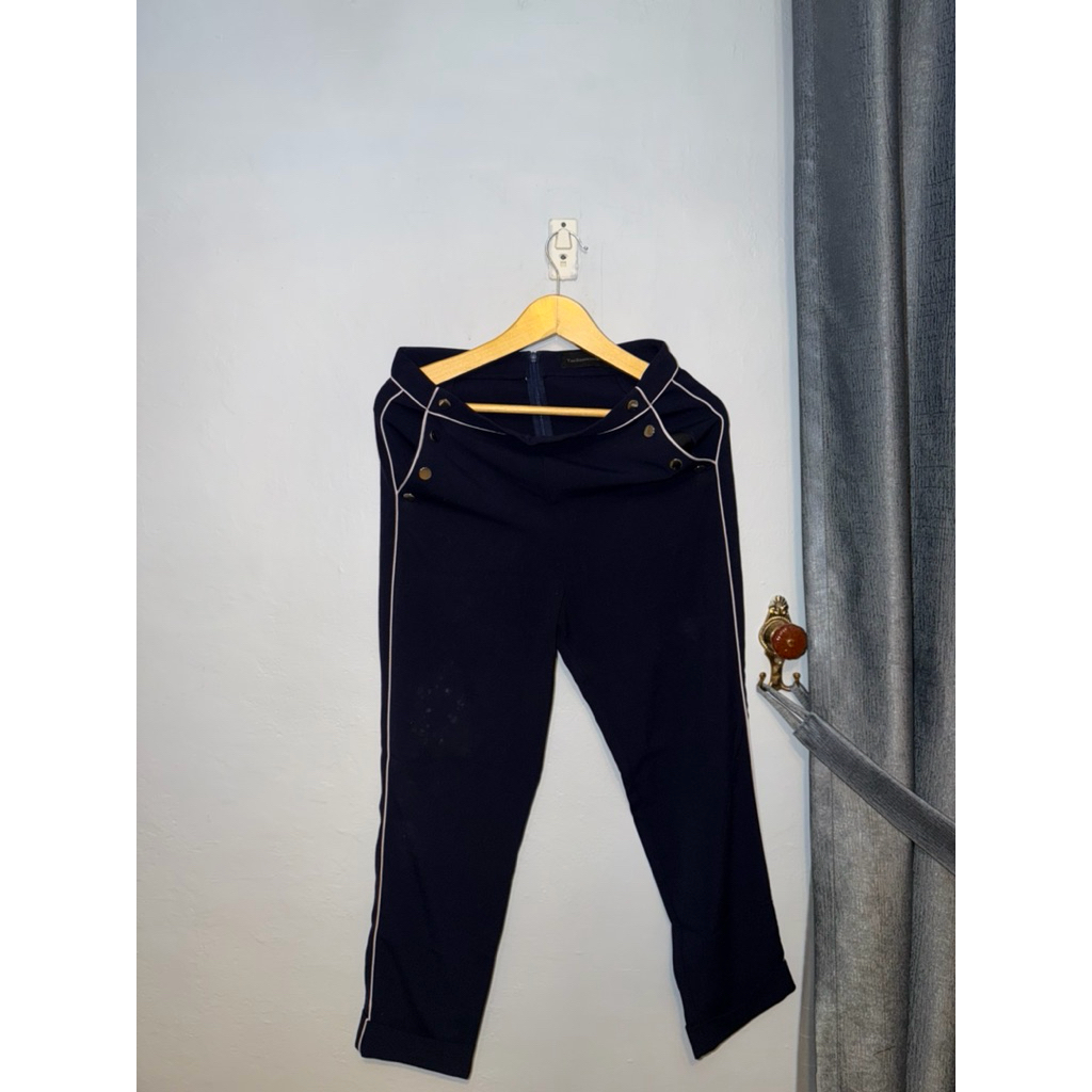 celana the executive