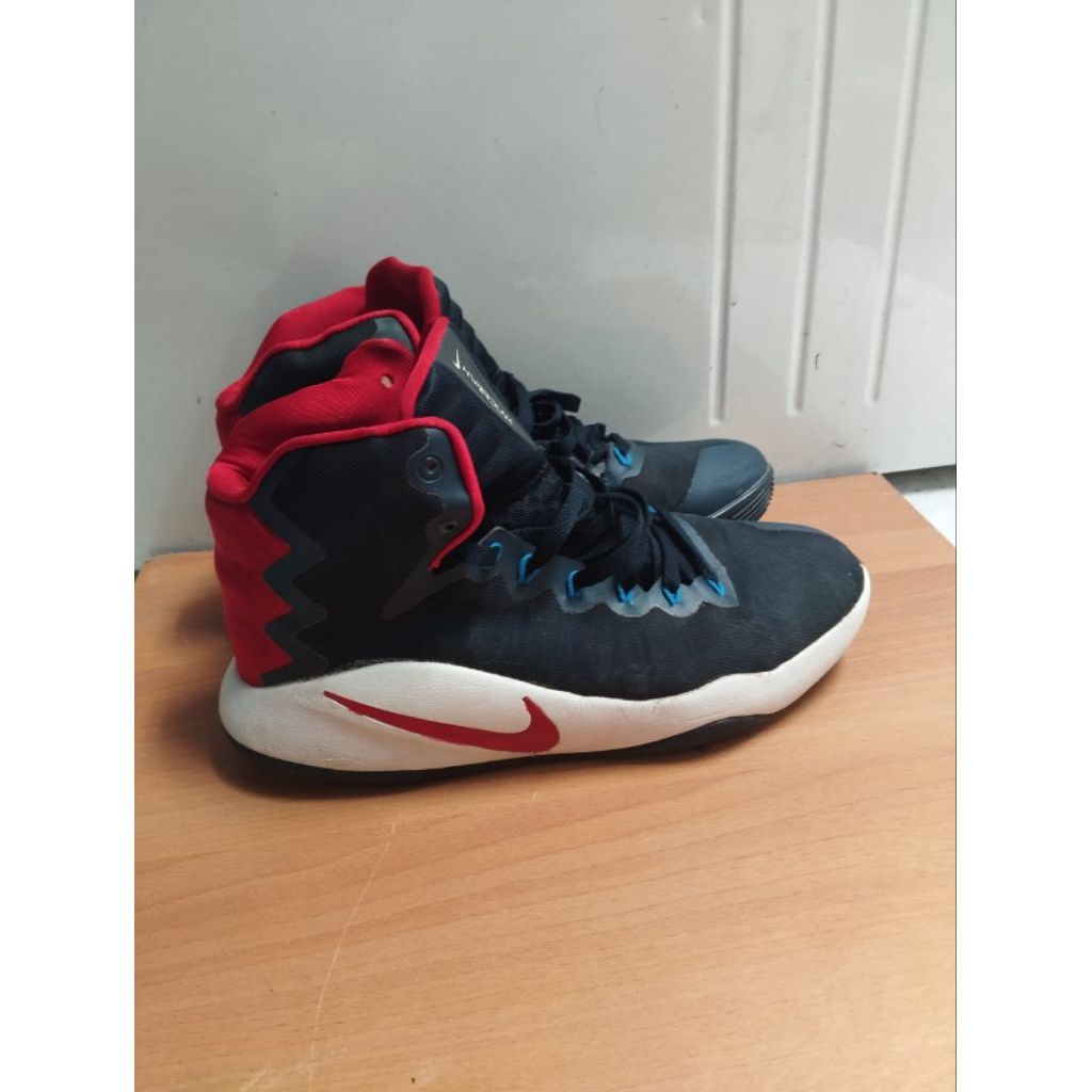 SEPATU BASKET NIKE HYPERDUNK SIZE 43 BEKAS PRELOVED