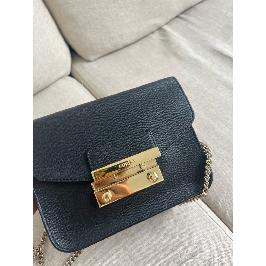 sling bag furla black