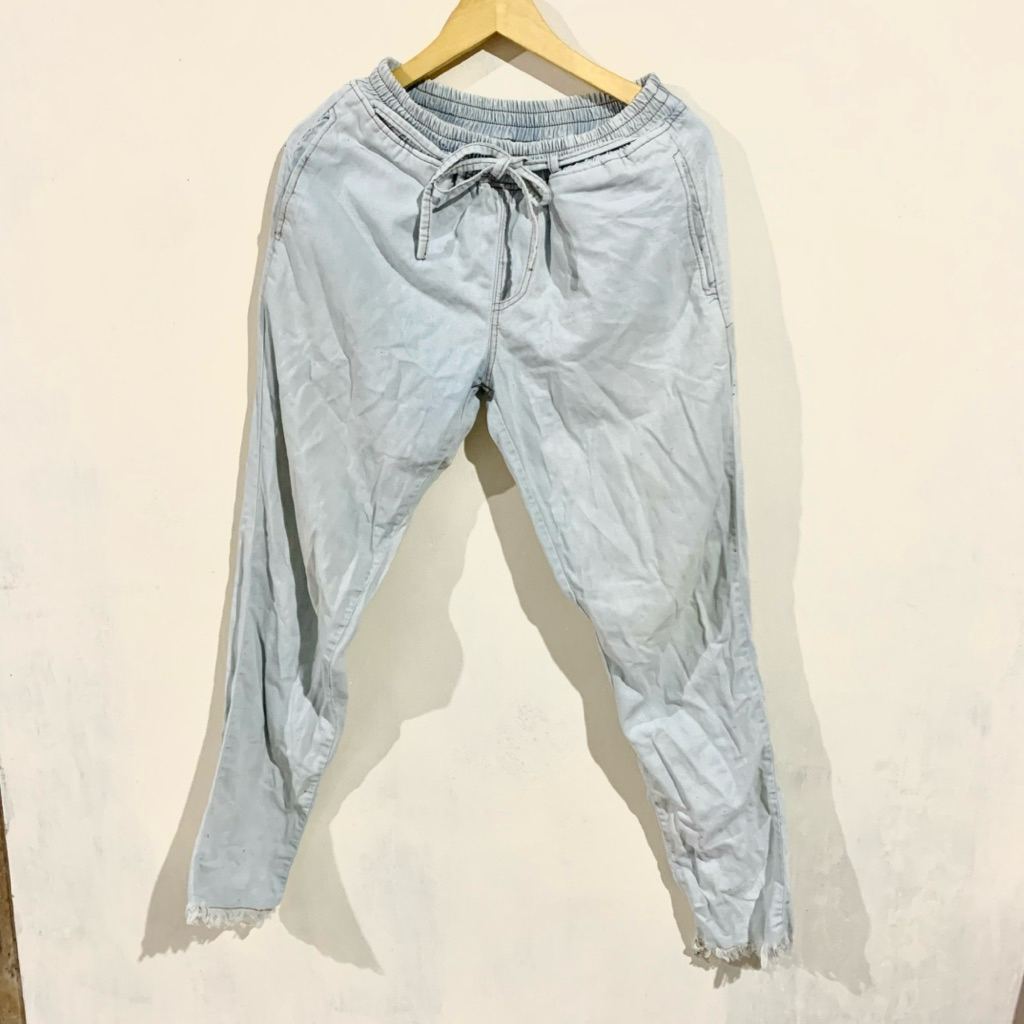 Preloved Celana Jeans Rawis Light Blue