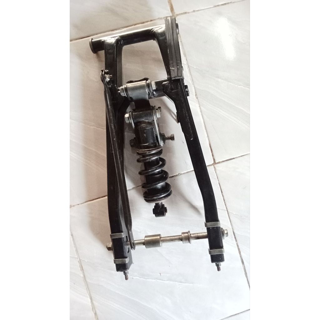 swing arm yamaha scorpio z shock belakang scorpio original