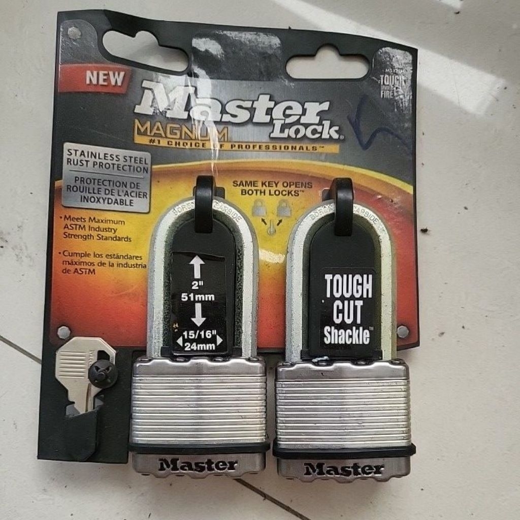 gembok masterlock isi 2 kunci master 2