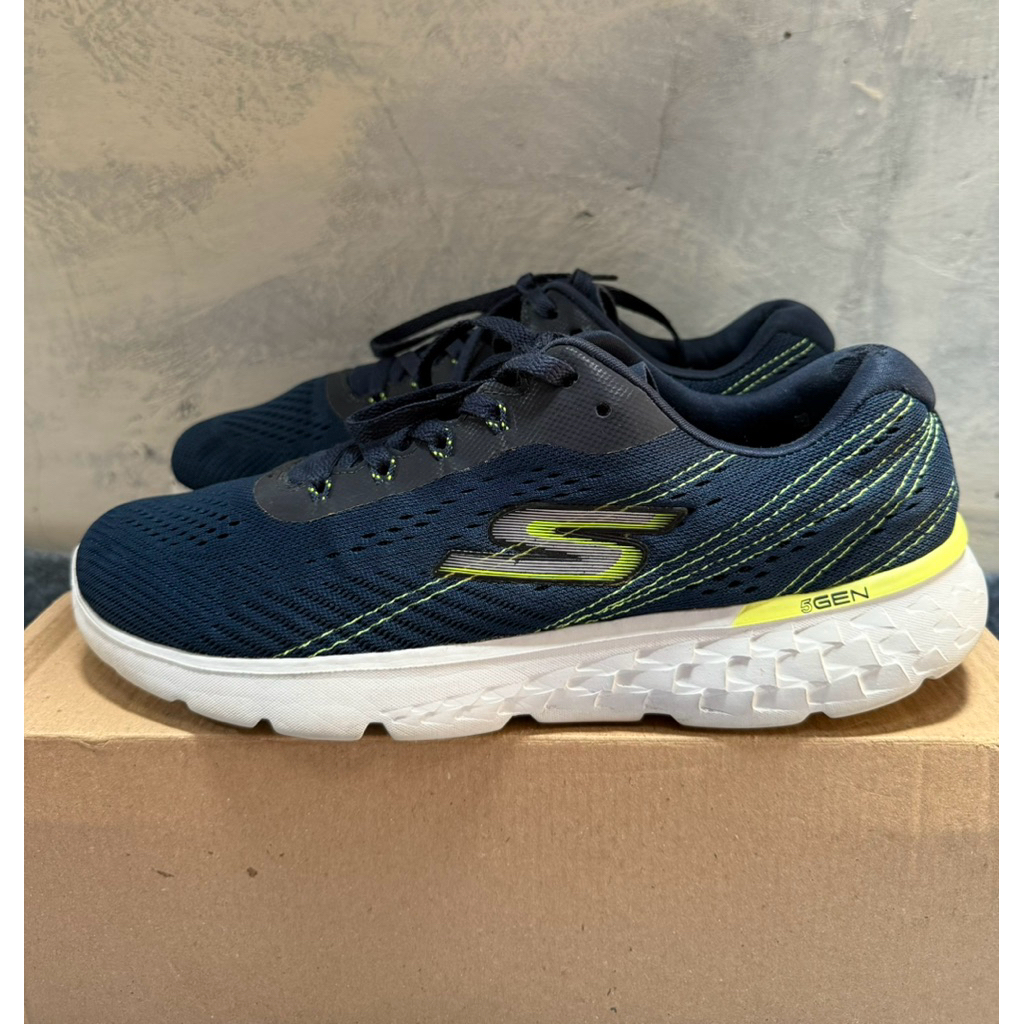 sepatu Skechers running