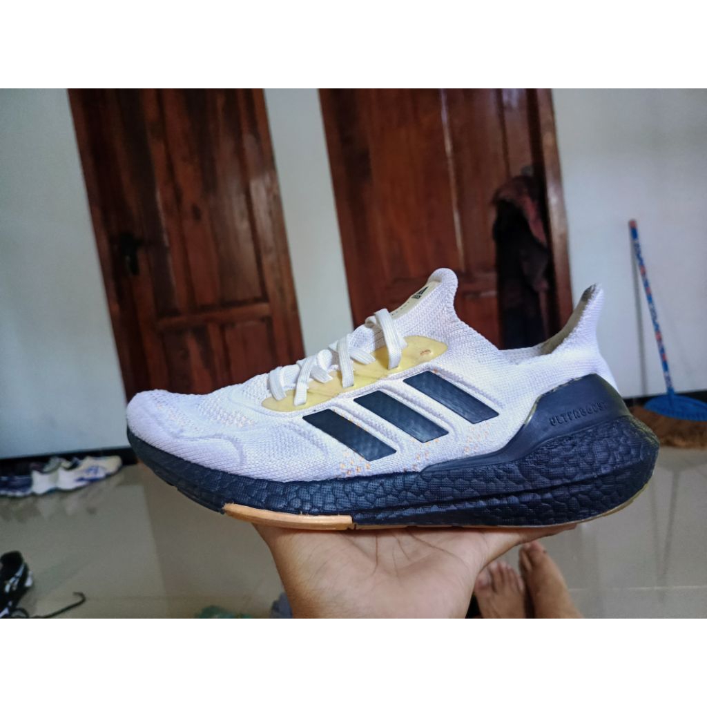 Sepatu Ultraboost second