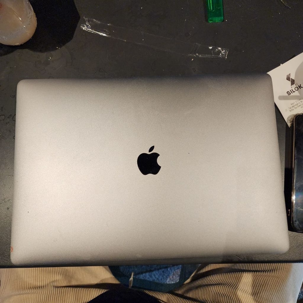 MacBook Pro i7 (2.6Ghz) 15 Inch 2018 - 16 256Gb | Bekas | Second | 2nd