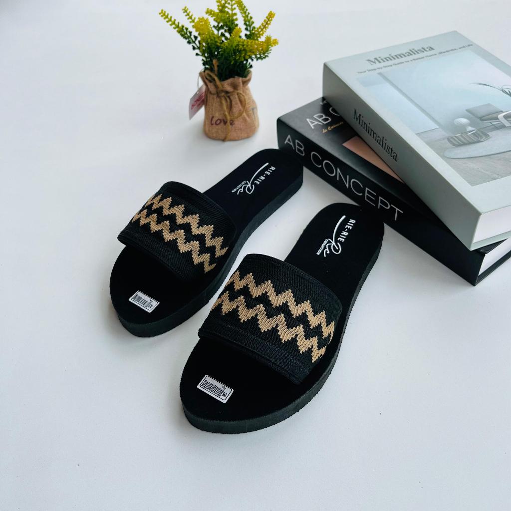 Sendal Flat Wanita Motif Rajut Elegan Nyaman Dipakai