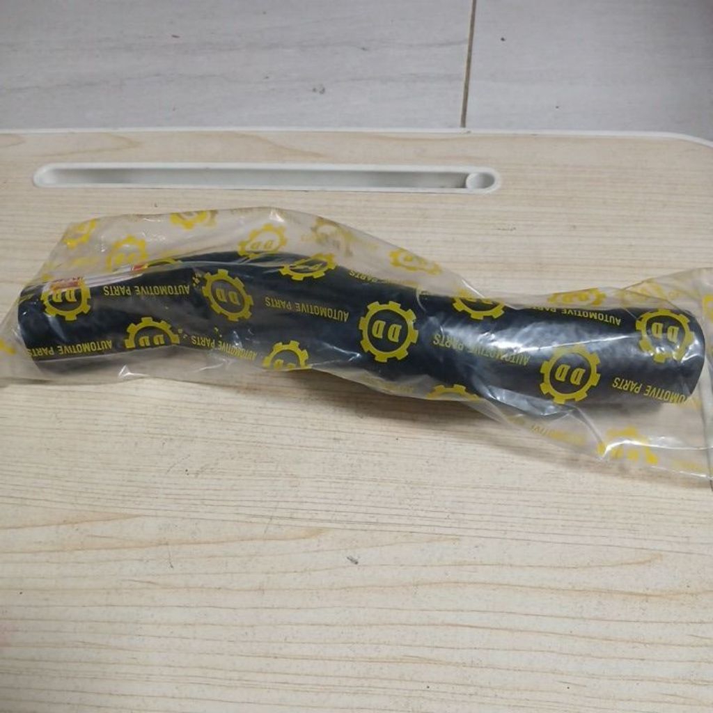 SELANG RADIATOR ATAS L300 BENSIN