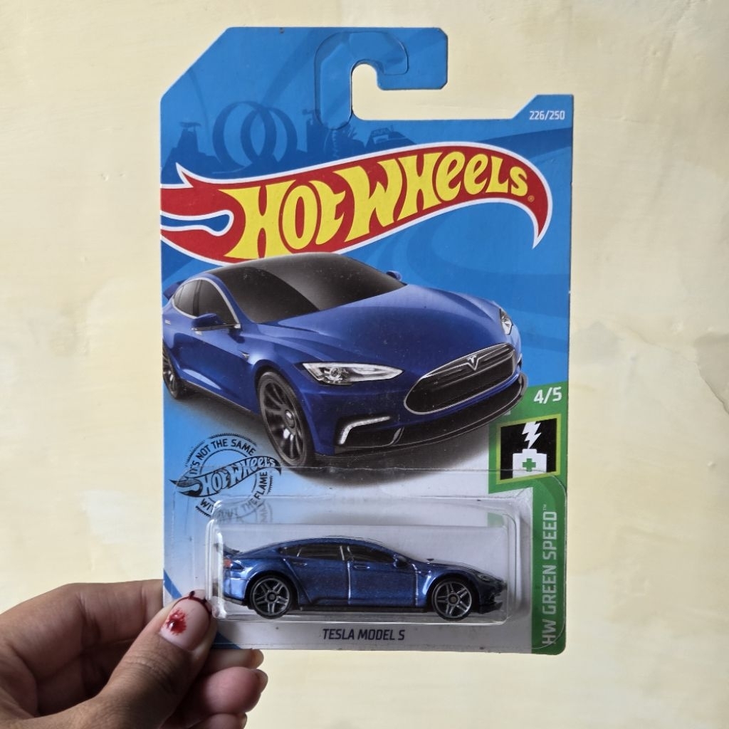 Hot Wheels Tesla Model S Biru