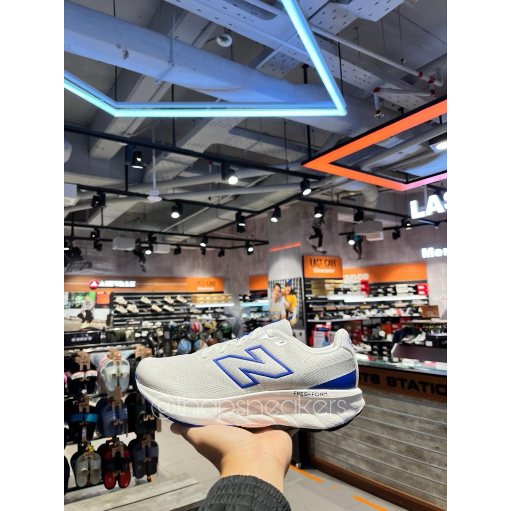 Sepatu Lari Pria NB Fresh Foam 520 V9 Grey Original PT MAP Resmi